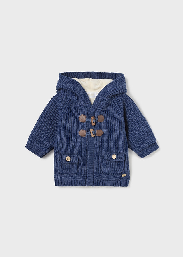 Cardigan doppiato in tricot con cappuccio ed alamari